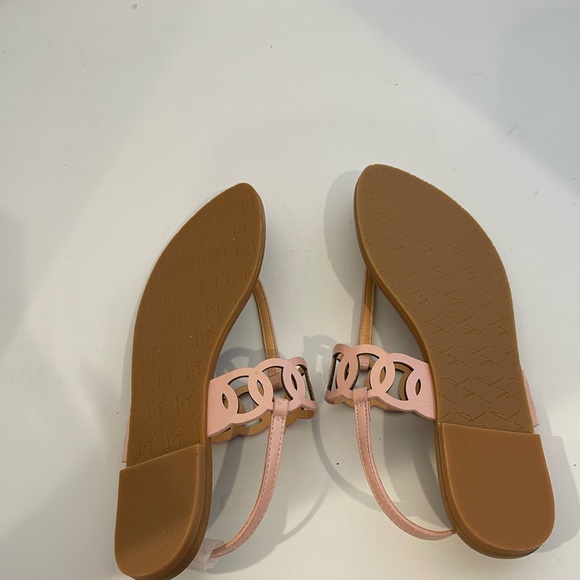 Daya by Zendaya Mallory Flat Thong Sandals - Picture 6 of 6
